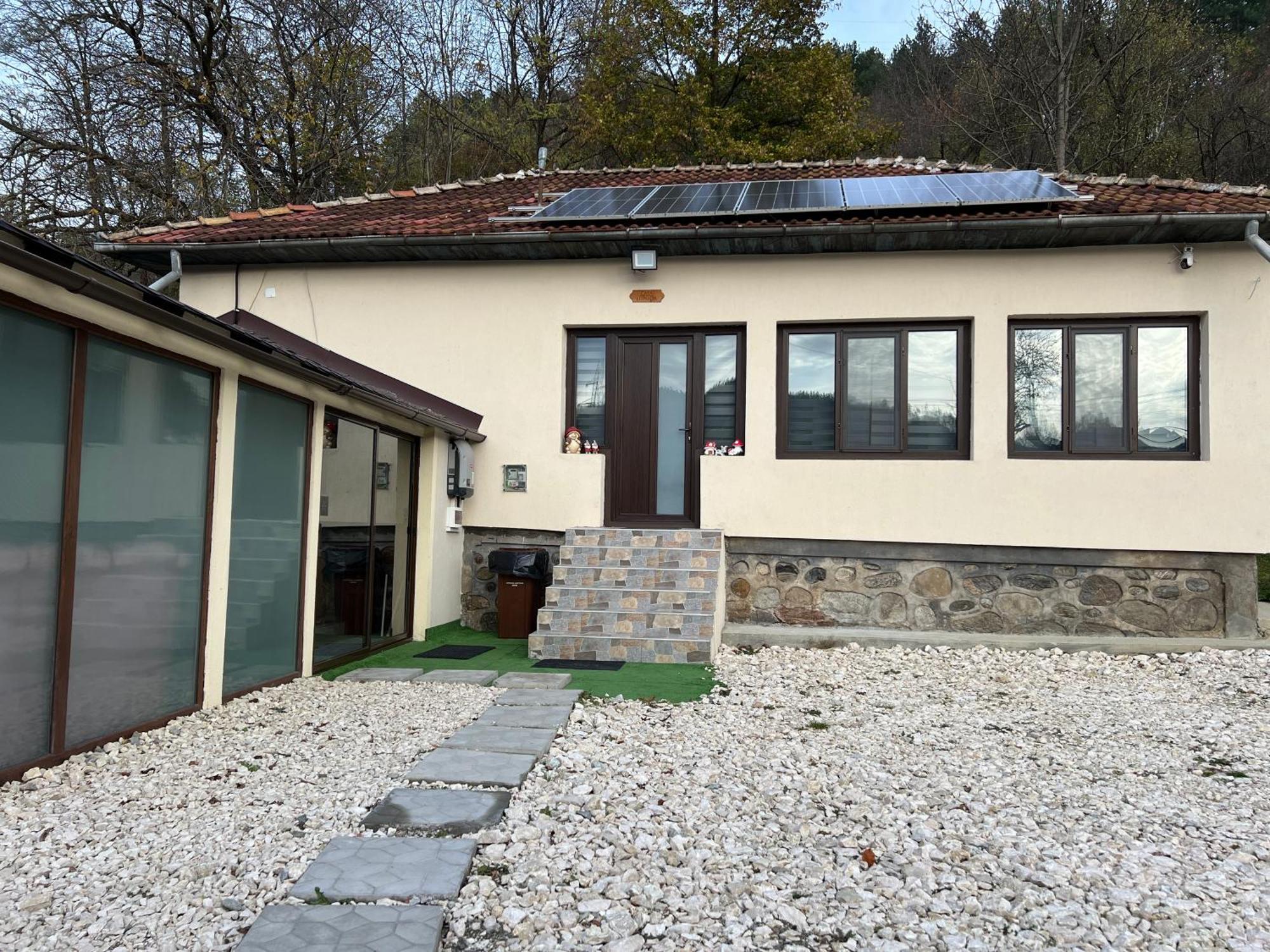 Căpăţîneni-Ungureni Casa Lupilor Transfagarasanヴィラ エクステリア 写真