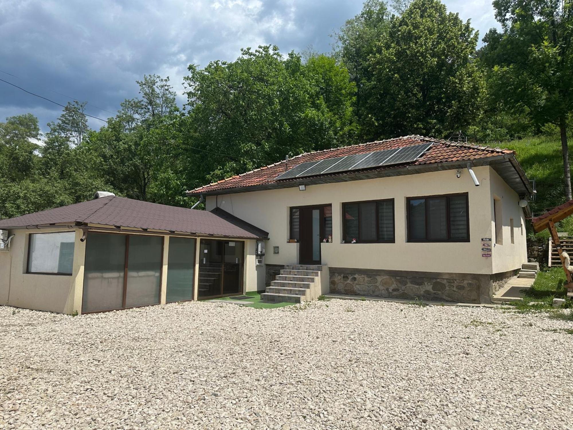 Căpăţîneni-Ungureni Casa Lupilor Transfagarasanヴィラ エクステリア 写真